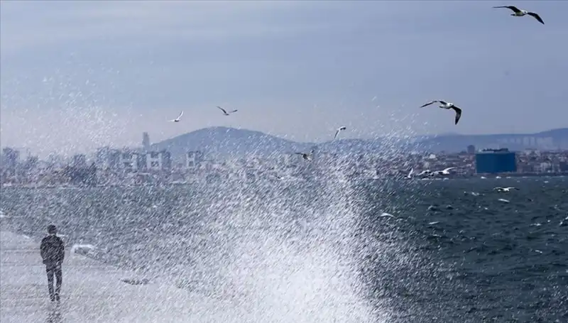 Marmara ve Ege'de Kuvvetli Rüzgar Alarmı: Önlemlerinizi Alın!