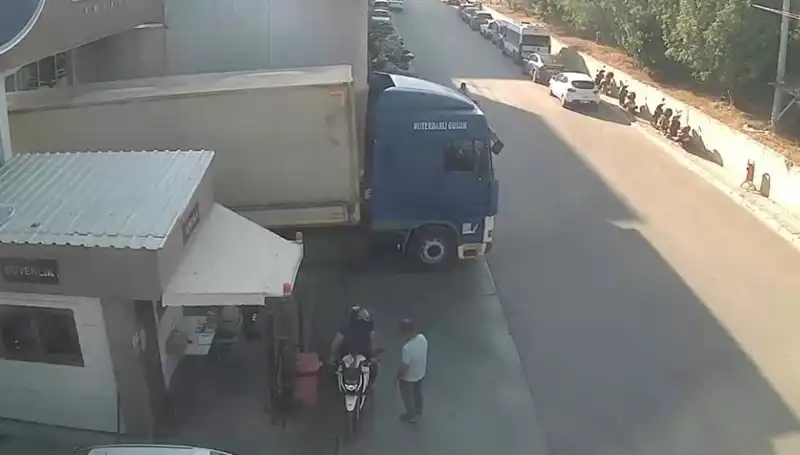 Türkiye'de Nakliye Şebekesine Üst Düzey Operasyon: Milyonlarca Liralık Ürünlere El Konuldu