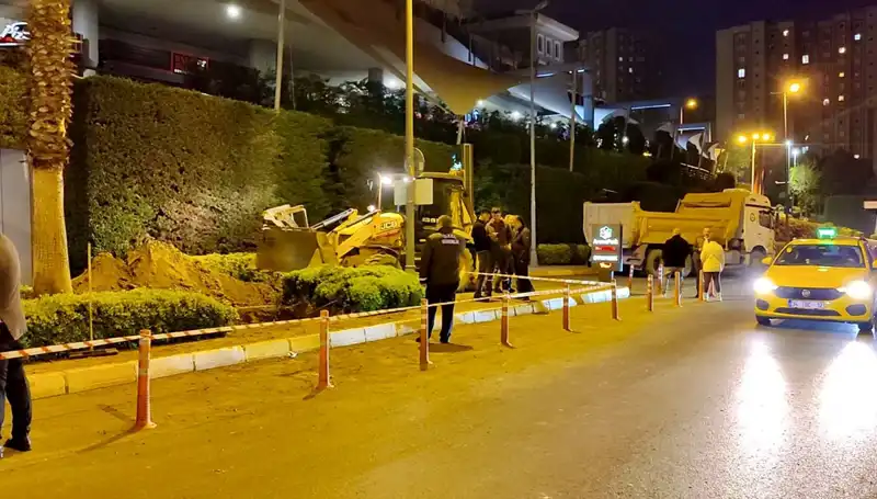 AVM Girişinde Oldukça Endişe Verici Doğalgaz Paniği Yaşandı