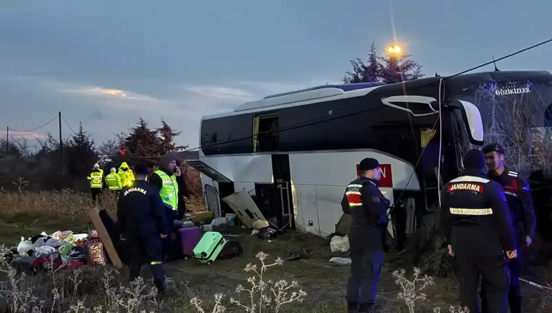 Çanakkale'de Feci Otobüs Kazası: 37 Yaralı, Soruşturma Başlatıldı