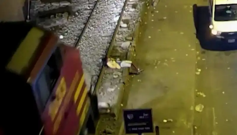 Mucizevi Olay: Tren Çarpan Adam Nezaman Kalktı?