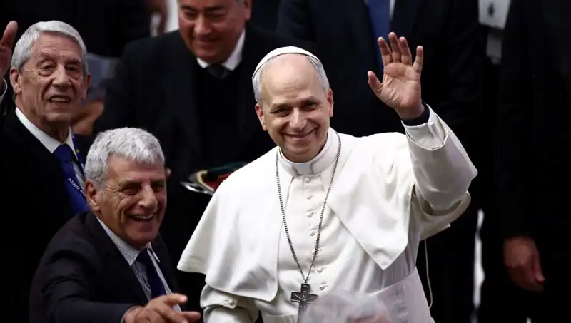Papa Leo'nun Soyadının Gizemi: Aşk ve İkna Edici Bir Hikaye