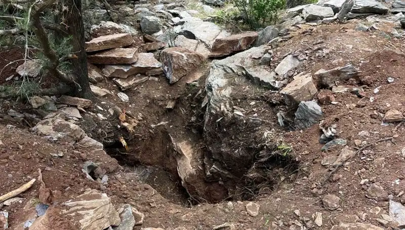 Eski Vali ve Emekli Albay Define Ararken Yakalandı: Detaylar Şaşkınlık Yarattı