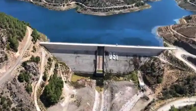 Çeşme’de Su Krizi Çözülüyor: Yeni Projeler Hayata Geçiyor