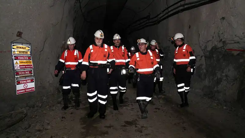 Altın Madenine İniş: Bakan Işıkhan Yerinde İncelemelerde Bulundu
