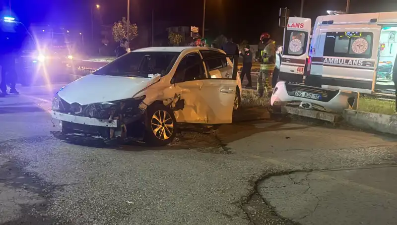 Pikap ve Otomobil Çarpıştı: Kaza Anında Yaşanan Tüyler Ürpertici Detaylar