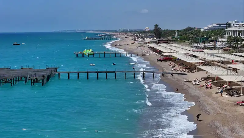 Antalya Sahillerinde Güneşli Hava: Yaz Keyfi ve Tatil İpuçları