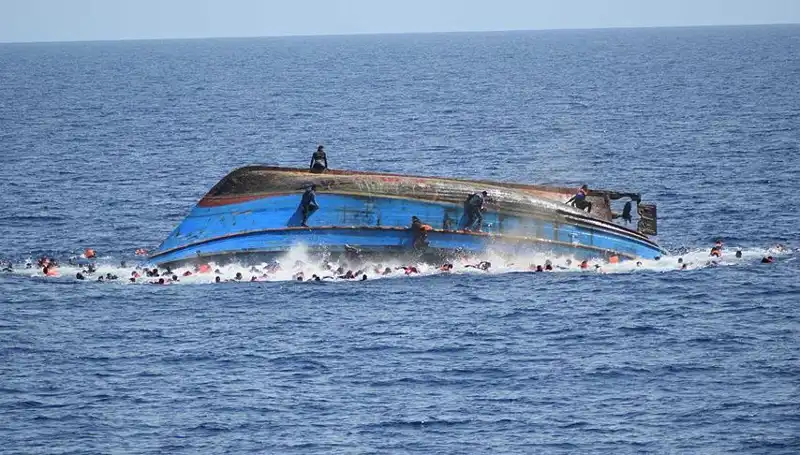 Filipinler'de Korkutan Gemi Kazası: 4 Hayat Kaybı, 7 Kişi Aranıyor