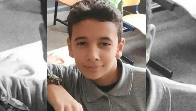 Evden Çıkan Burak'tan Kayıp İhbarı: Ailesi Endişeli