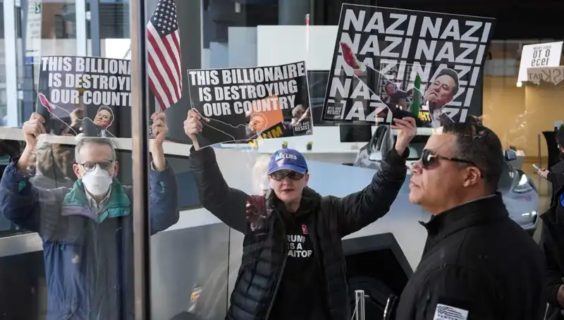 Elon Musk’aYoğun Protesto: Trump Dönemi Eleştirileri Gündemde!