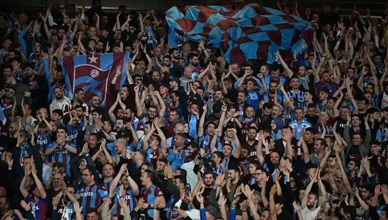 Trabzonspor ve Galatasaray Maçının Biletleri İnternette Hızla Tükendi!