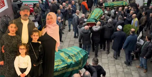 Rize'de Kayıp Kız Kardeşlere Duygusal Veda Töreni