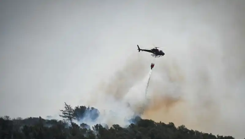 Fransa’da Yangın Alarmı: Marsilya Havalimanı Kapatıldı, Ne Oluyor?