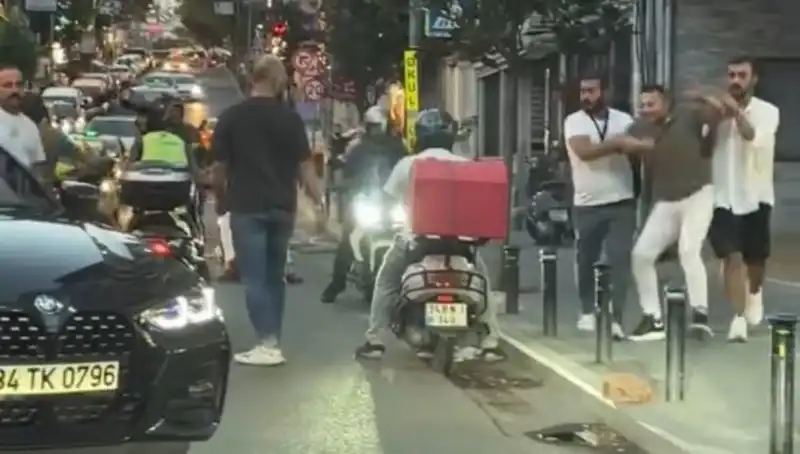 Nişantaşı’nda Yol Verme Kavgası: Sopalı Saldırı Şoku!