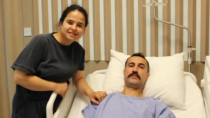 32 Yaşında Mide Kanaması Zannıyla Kalın Bağırsak Kanseri Teşhisi Alan Genç Adam