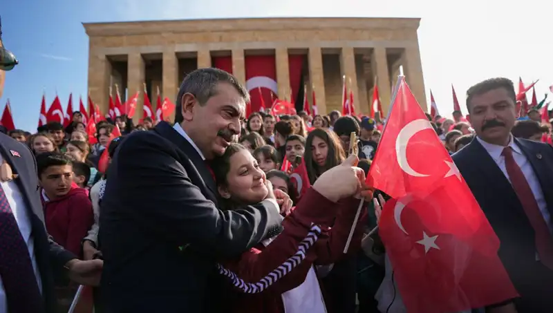 Bakan Tekin, Çocuklarla Anıtkabir'de Tarih ve Geleceği Buluşturdu