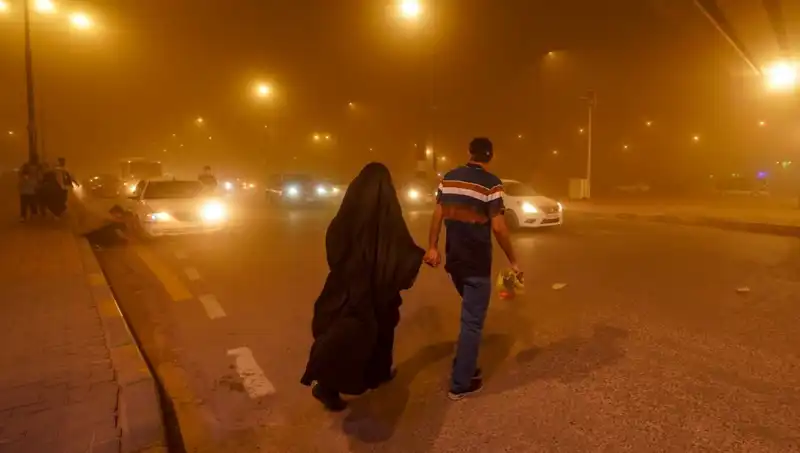 Irak’ta Kum Fırtınası: Havalimanları Kapandı, Hastaneler Doldu