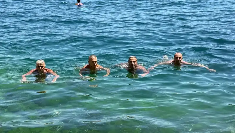Yazın Kollarında Sıcaktan Bunalanlar Sahilde Serinleme Arayışında
