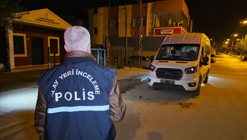 Kebapçıda Kanlı Olay: Arkadaşını Bıçakla Yaraladı!