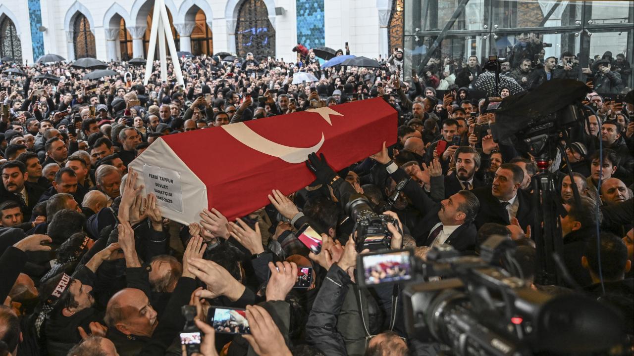 Ferdi Tayfur'un cenazesi defnedildi