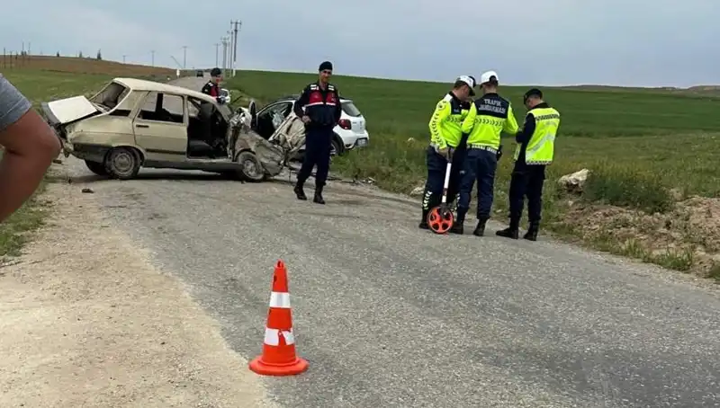 Anneler Günü Ziyareti Hüsrana Dönüştü: Genç Kadın Trafik Kazasında Hayatını Kaybetti