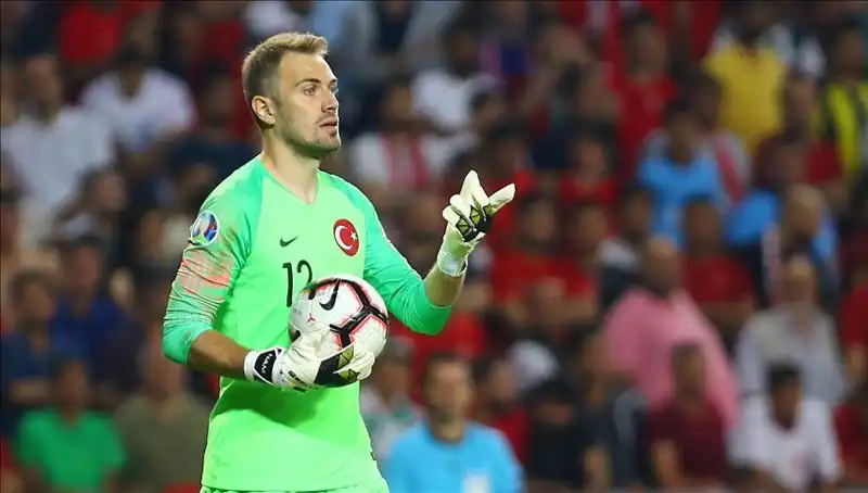 Mert Günok: Futbolu Bırakma Kararının Arkasındaki nedenler ve Yaş Belirlemesi