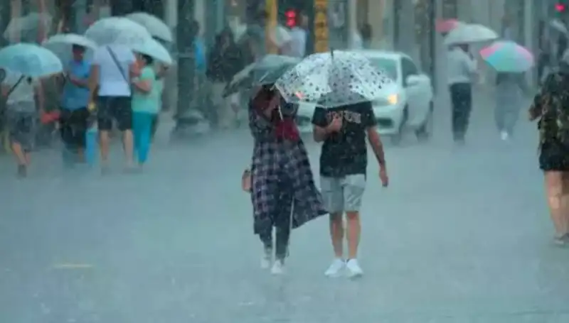 Meteoroloji’den Acil Uyarı: Yangın Bölgesindeki Rüzgar ve İstanbul’daki Sağanak Yağış Tehlikesi!