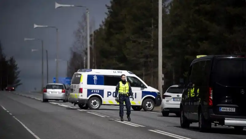 Finlandiya Okulunda Bıçaklı Saldırı: 3 Öğrenci Yaralandı, Şüpheli Gözaltında