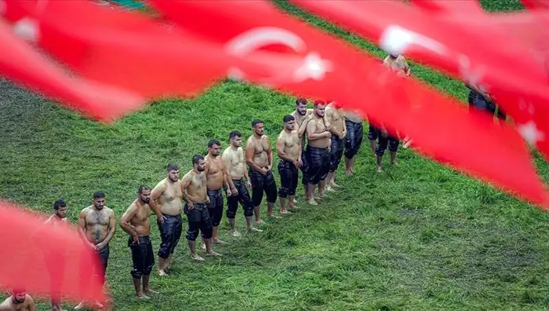 Tarihi Kırkpınar Yağlı Güreşleri Başlıyor: 40 Başpehlivan Arenada