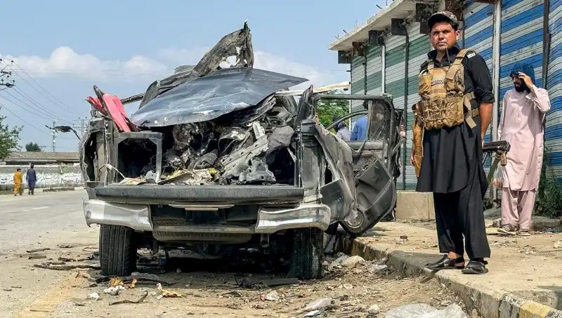Pakistan'daki Kanlı Patlamada Hükümet Yetkilileri ve Polis Memuru Hayatını Kaybetti