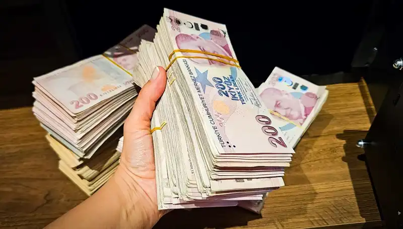 Türkiye'de Mevduat Varlıkları 12 Trilyon Lirayı Geçti: Ekonomik Denge Nereye?