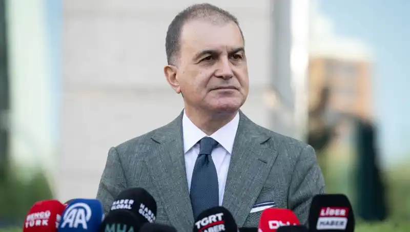 Ömer Çelik'ten Özel'in Açıklamalarına Sert Tepki: Meşruiyeti Sorgulandı