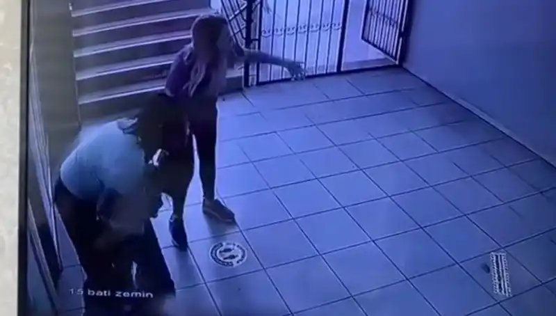 Öğretmenin Heimlich Manevrası Öğrencinin Hayatını Kurtardı: O Anlar Gözler Önünde