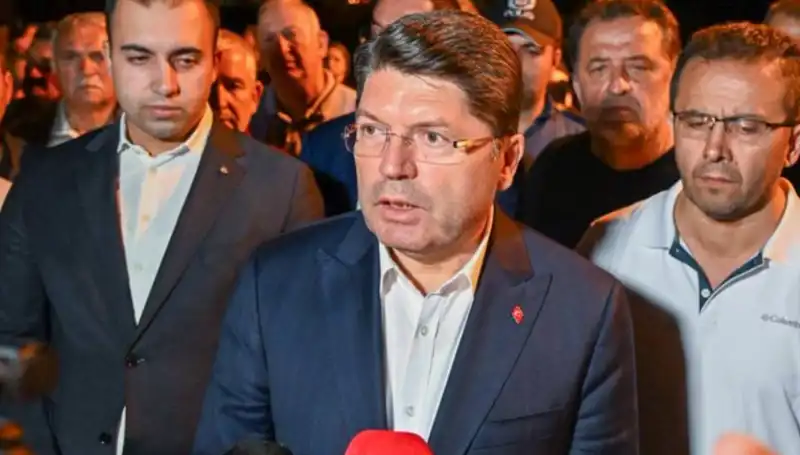 Bursa Orman Yangını: FETÖ Bağlantısı İddiaları ve Bakan Tunç'un Açıklamaları