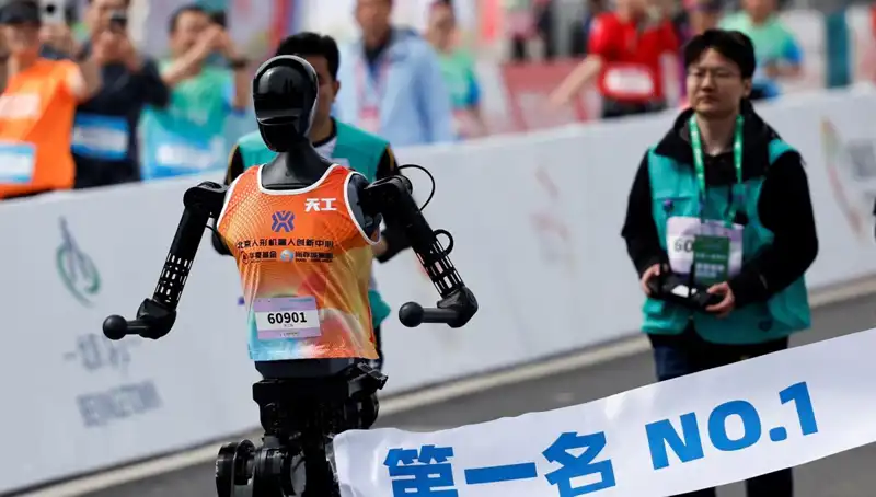 Çinli Robotlar, İnsanlara Karşı Maratonda Fark Yaratıyor: Yapay Zeka Dönüşümü